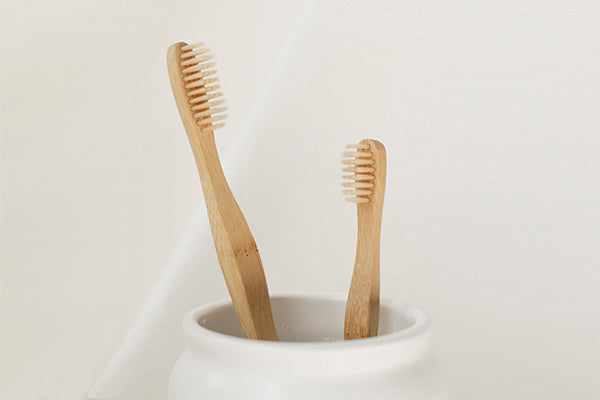 ¿Cómo desinfecto mi cepillo dental ecologico?